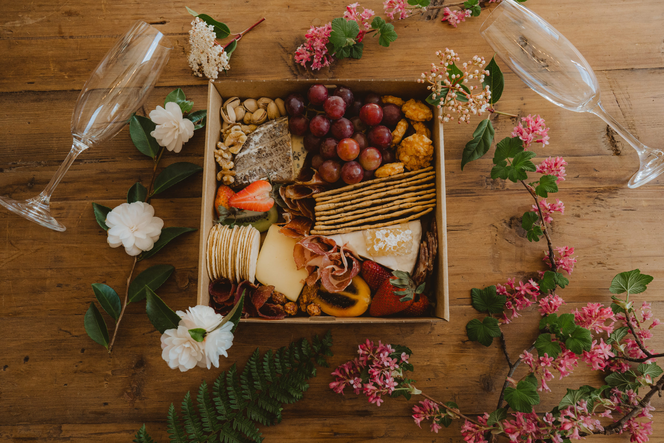 Picnic box for Queenstown wedding couple in New Zealand