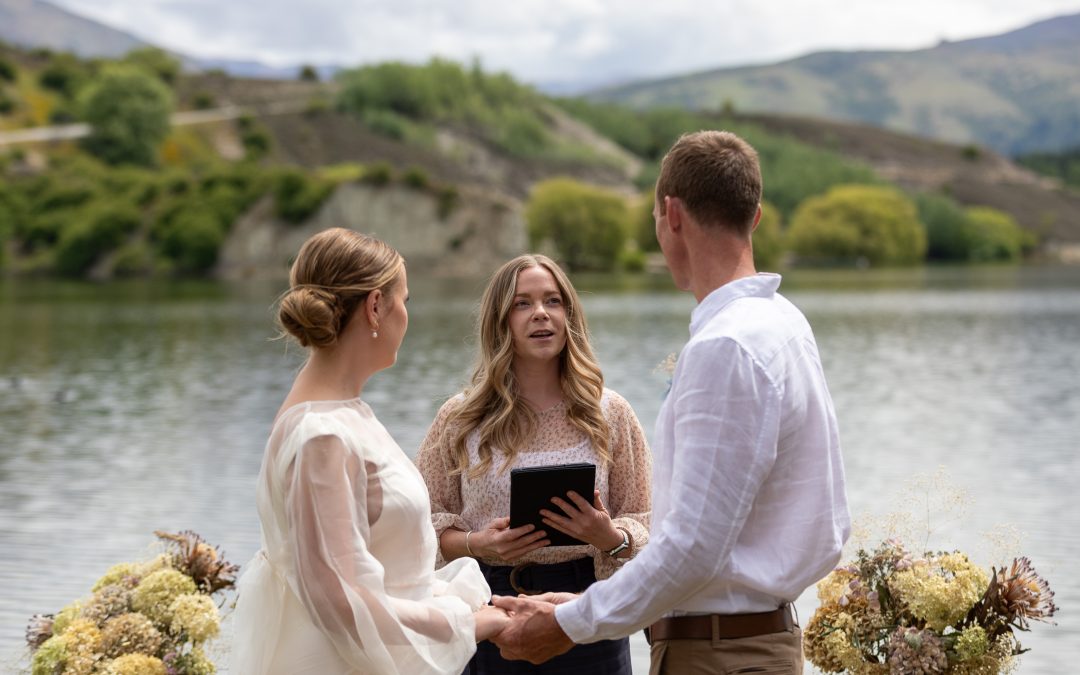 Bannockburn wedding with Queenstown celebrant Emily from Your Big Day